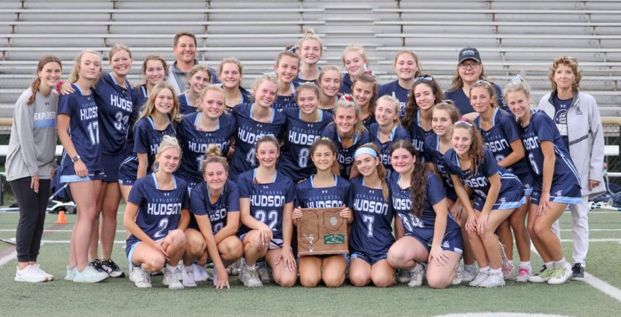 Last years girls lacrosse team poses after playing in the 2022 Regional final against Jackson.