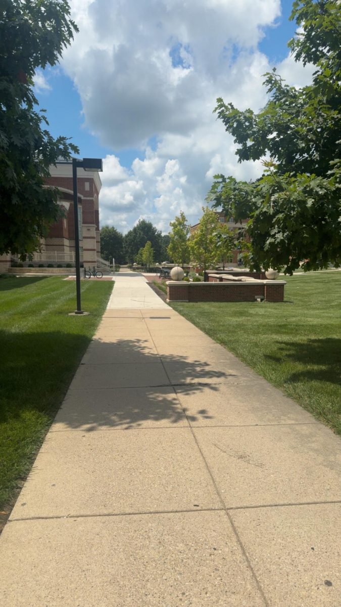 Capturing the beauty of Miami University along the guided campus tour. The brick building on the left is the recreation center housing the gymnasium, sport courts, indoor track and the aquatic center.