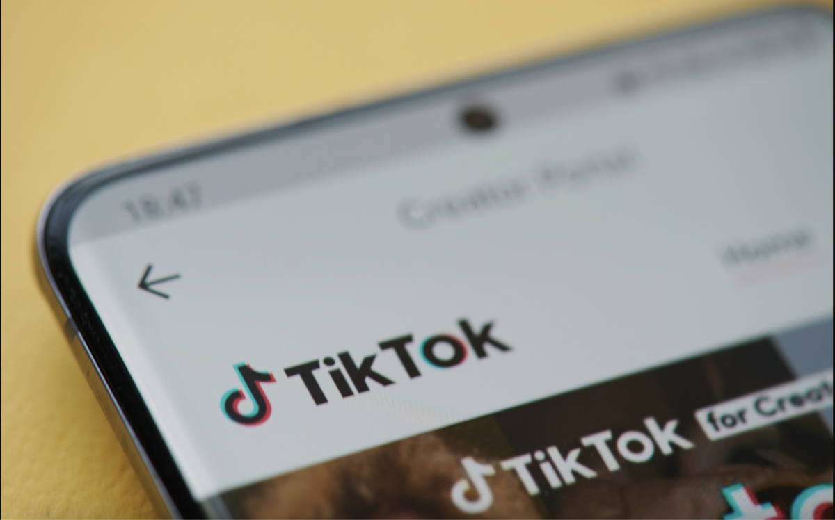 On TikTok, the “main character energy” trend encourages users to film everyday moments as cinematic highlights. What many don't realize is that this trend does exactly the opposite of what claims - we aren't exposed to the real life of the average person - only a highlight reel.