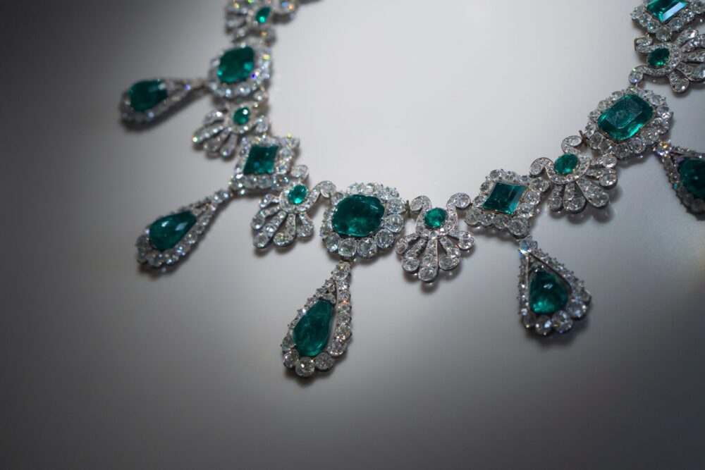 This photo captures the beauty of the stolen Marie-Louise necklace. Dated back to the Napoleonic era and a main piece to the Marie-Louise set. Its current whereabouts are unknown.
