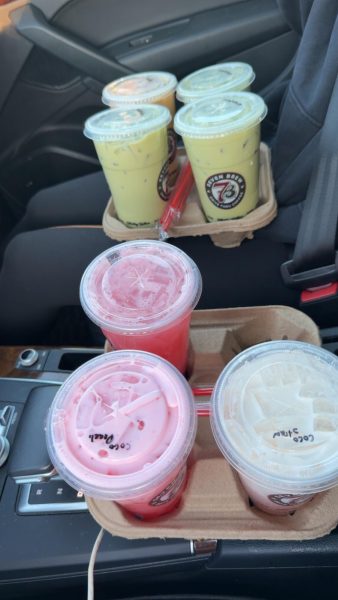 Capturing two trays worth of 7 Brew Coffee drinks. These drinks are their featured Banana Bread Matcha and peach fizzes.