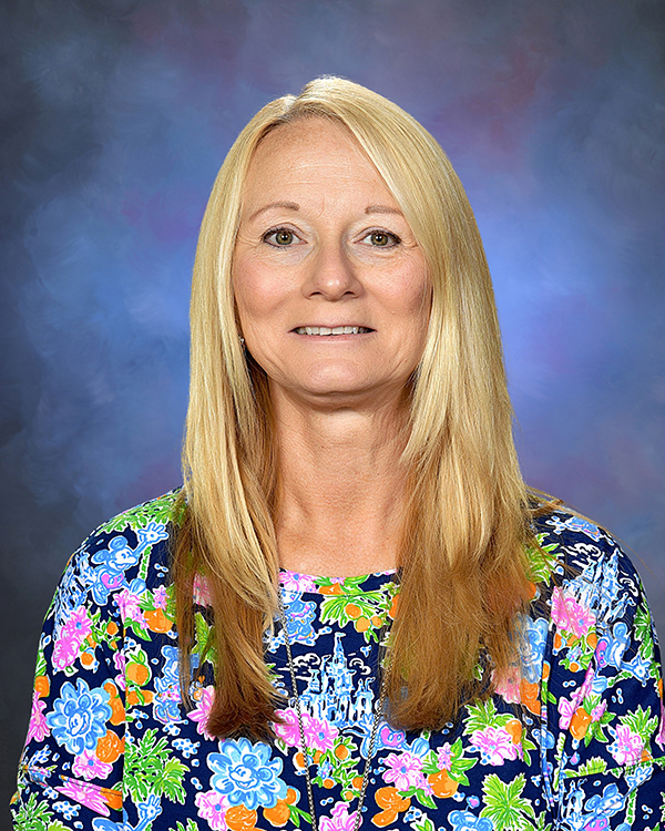 After 37 years of teaching, 26 of them being at Hudson High School, Mrs. Spaulding, current AP Physics and an Honors Chemistry teacher, is putting her pencil down and retiring. 